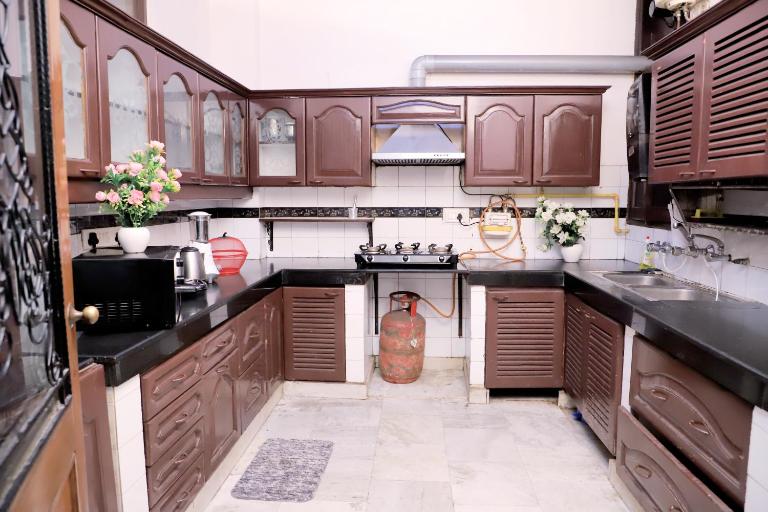 Fortune Home Service Apartment,2Bhk, D-198,SAKET - Bed and Breakfast New Delhi