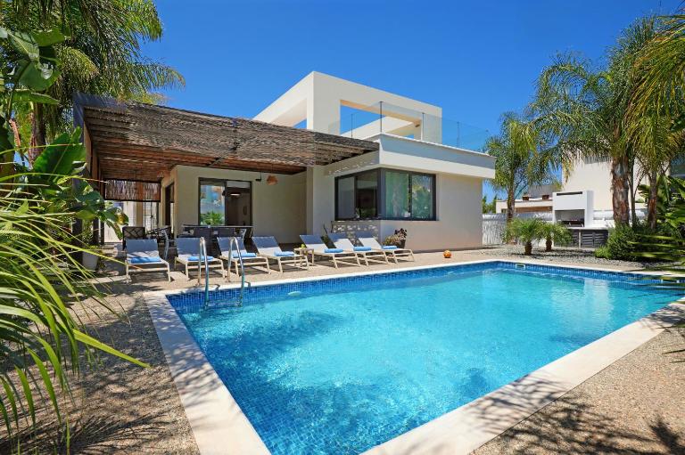 Villa Evergreen - 3bed Bungalow large pool - Chambres d'hôtes Protaras