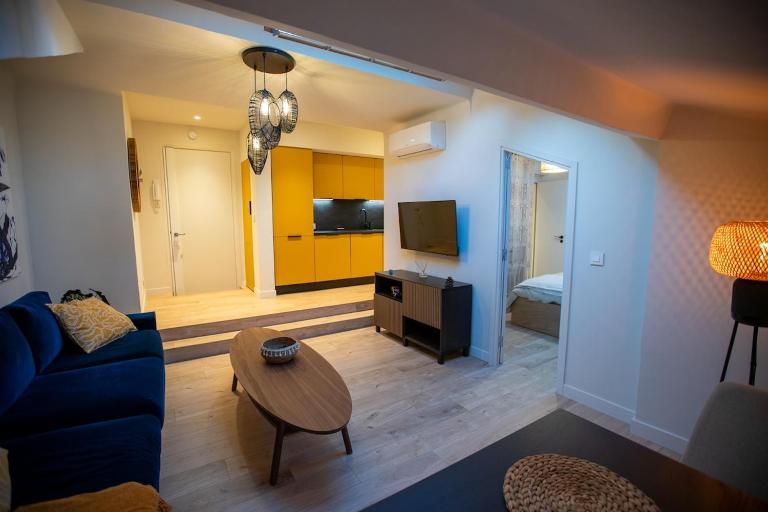Stylish Central Cannes Apartment - B&B Cannes