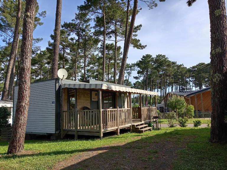 MH 462 Les dunes de Contis 2 chambres et 2 salles de bains dans camping 4 étoiles - Chambres d'hôtes Saint-Julien-en-Born
