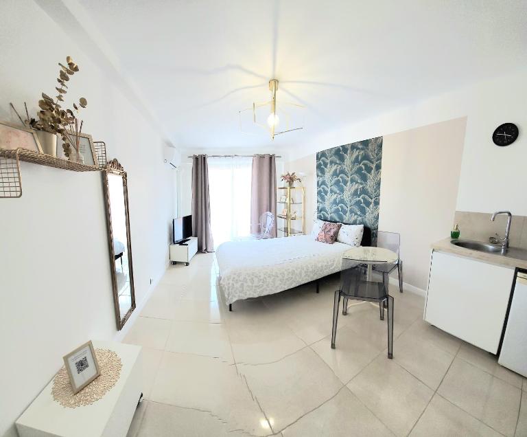 Cannes Centre Studio 1 Cosy 9min Palais et Clim - B&B Cannes