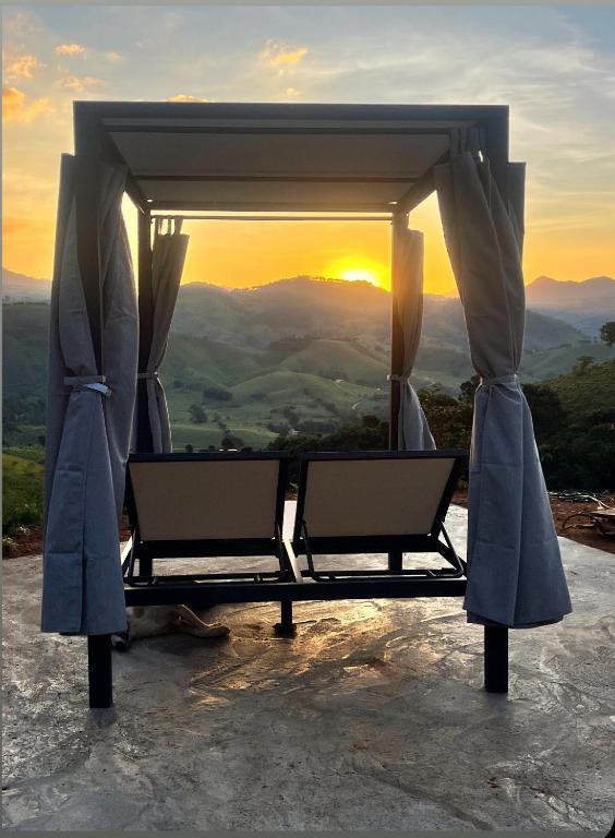 Cabana do Mato com ofurô, cesta para café da manhã e pet friendly - Chambres d'hôtes Gonçalves