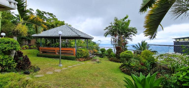 Tagaytay Overlooking Taal. Free Parking Fast Wi-Fi - B&B Tagaytay