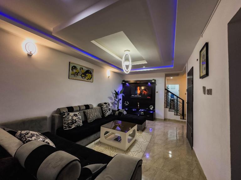 2 Bedroom Apartment Lekki Greenwood Terrace with extra room - Chambres d'hôtes Lekki Peninsula