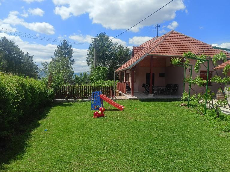 Apartman vikend kuca Hs - B&B Pirot