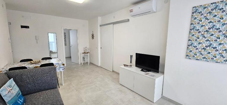 Fontana Sea View Apartment - Ferienwohnung Lignano