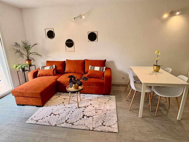 Appartement cosy, terrasse privée, parking, centre ville - Bed and Breakfast Mont-de-Marsan