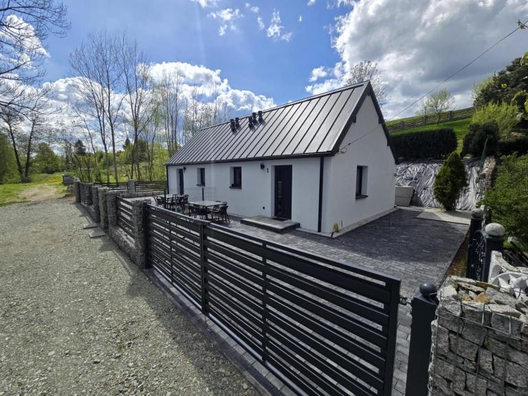 Apartamenty nad Kamiennym Potokiem 2 - Chambres d'hôtes Szczytna