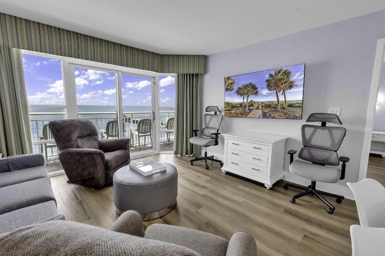 Oceanfront gem - Bed and Breakfast Myrtle Beach