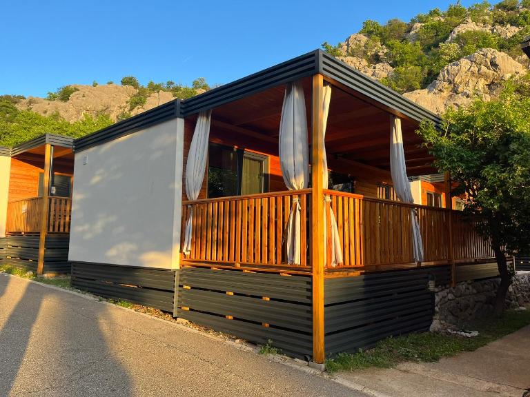 MIMOSA Luxury Mobile Homes - Bed and Breakfast Sveti Juraj