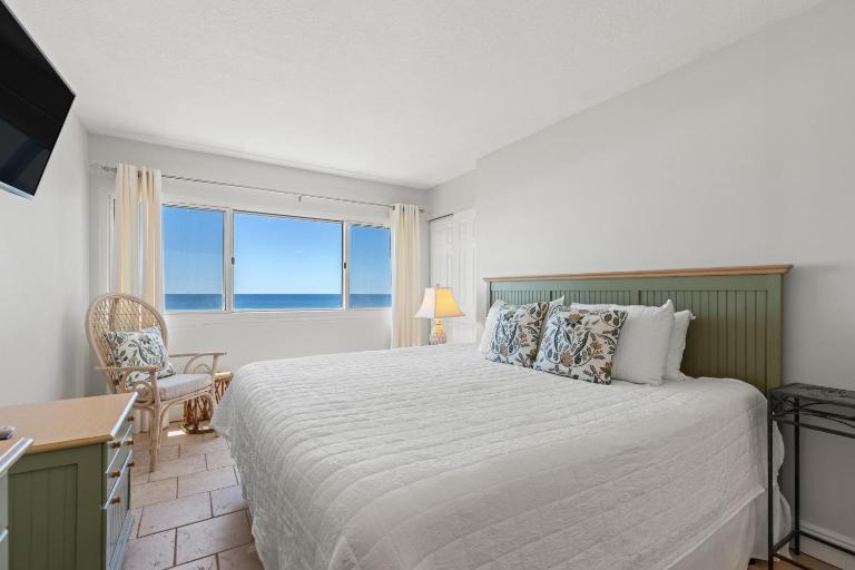 Pinnacle Port, Unit A-709 - B&B Panama City Beach