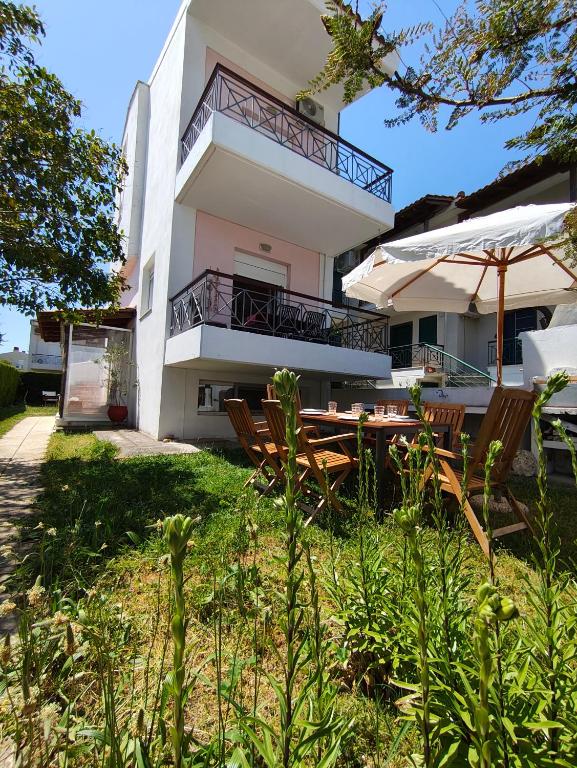 Villa Veta, Nikiti beach - Chambres d'hôtes Níkiti