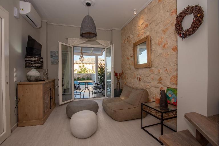 ZANTE STARLET - Chic Hideaway with Pool & Comfort - Bed and Breakfast Lagópodhon