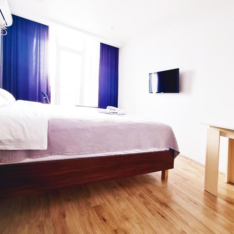 Cozy Sea View Studio#3 Queen Bed Free Wi-Fi Washer Balcony - Chambres d'hôtes Batoumi