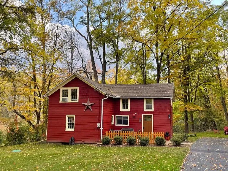 The Red Country Cottage - Bed and Breakfast Amenia