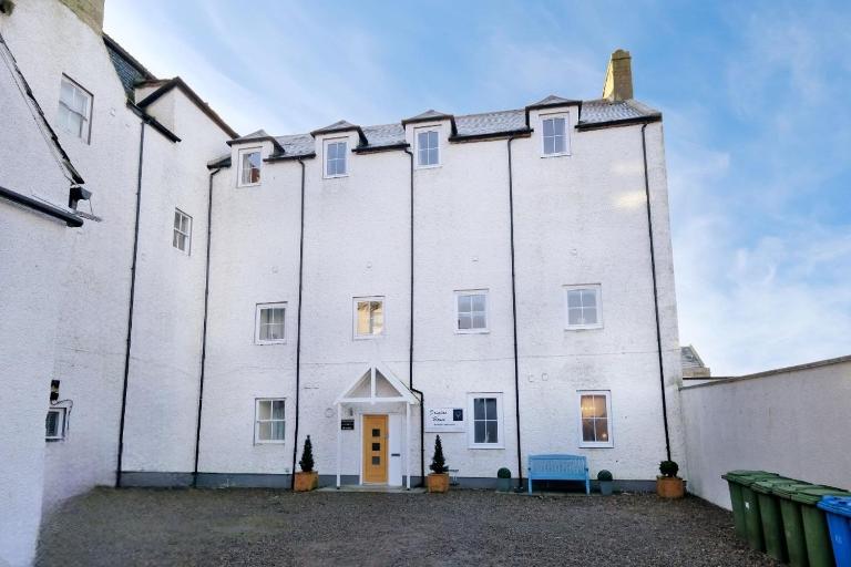 Douglas House Apartments - Ferienwohnung Nairn
