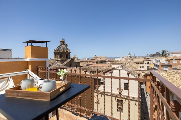 ChezmoiHomes Penthouse Boutique with terrace - B&B Granada