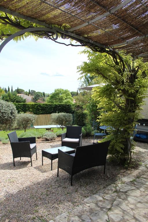 la villa des six ifs- L'olivier - B&B Flayosc