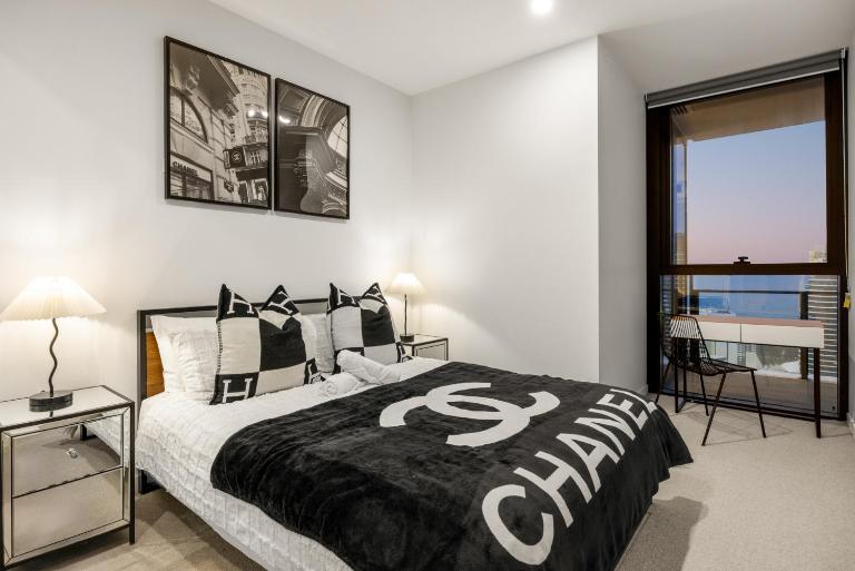 Stylish Ocean View Apartments in Casino Towers - Bed and Breakfast Gold Coast
