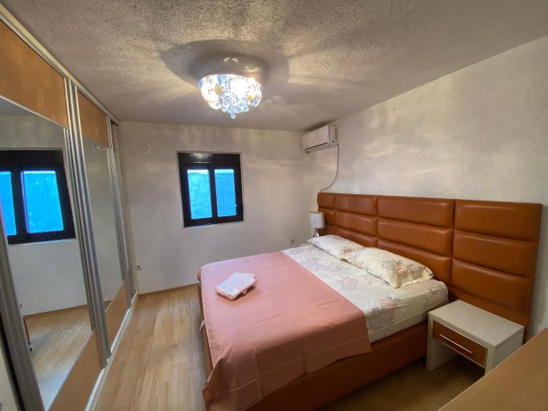 Centerside Apartment - Ferienwohnung Ulcinj