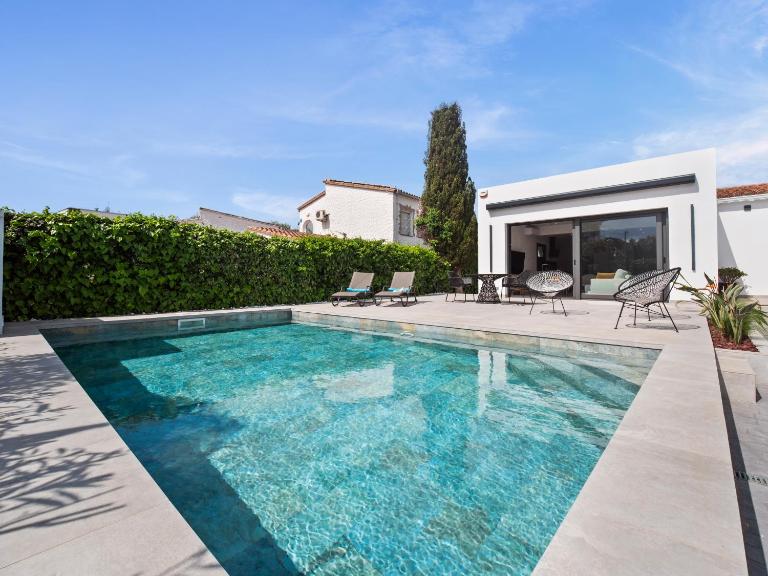 Villa Luxor Aqua - B&B Empuriabrava