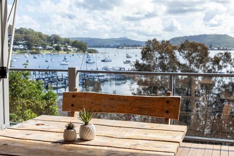 Bay and Beachside Family Retreat - Bed and Breakfast Kilgra