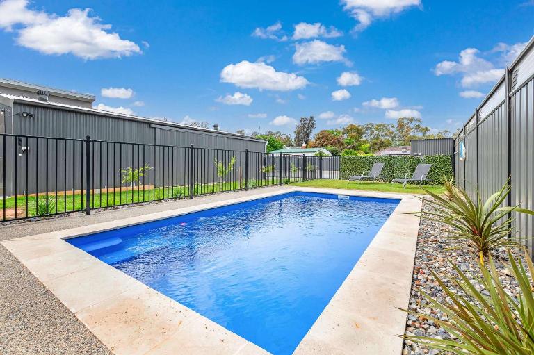 5 Simms - Echuca Holiday Homes - B&B Moama