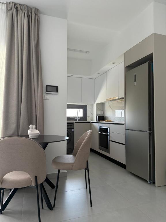 ΘΕΑ 5 Comfortable 1BR and 2BR Apartments - B&B Dhromolaxia