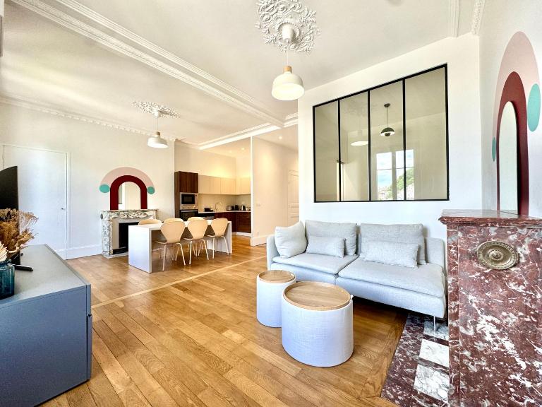 Le Bastille, 6 pers, 300 m gare, Climatisation - B&B Grenoble