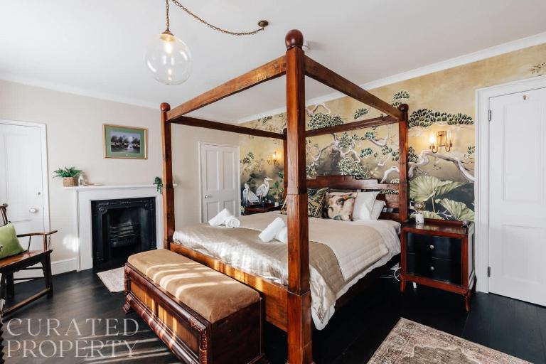 Central Townhouse with Garden & Free Parking - Bed and Breakfast Bath