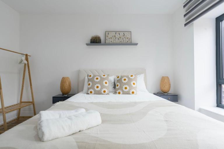 Stylish Modern Apartment by Aldgate East Station 4 - B&B Londra