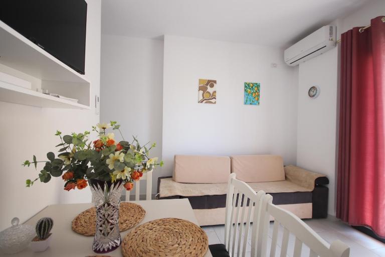 IonianBlue Apartament I - Bed and Breakfast Himarë