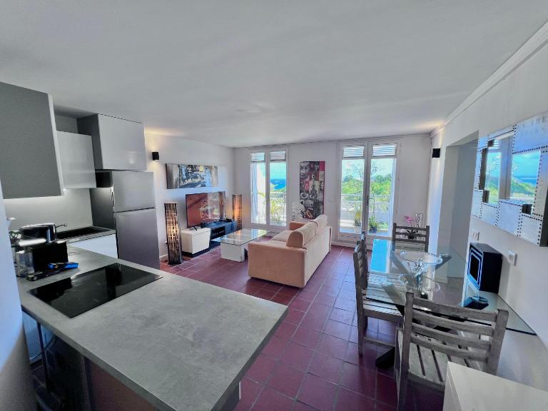 Lounge relax T3 vue mer bien situé 2 chambres 6 personnes - B&B Le Gosier