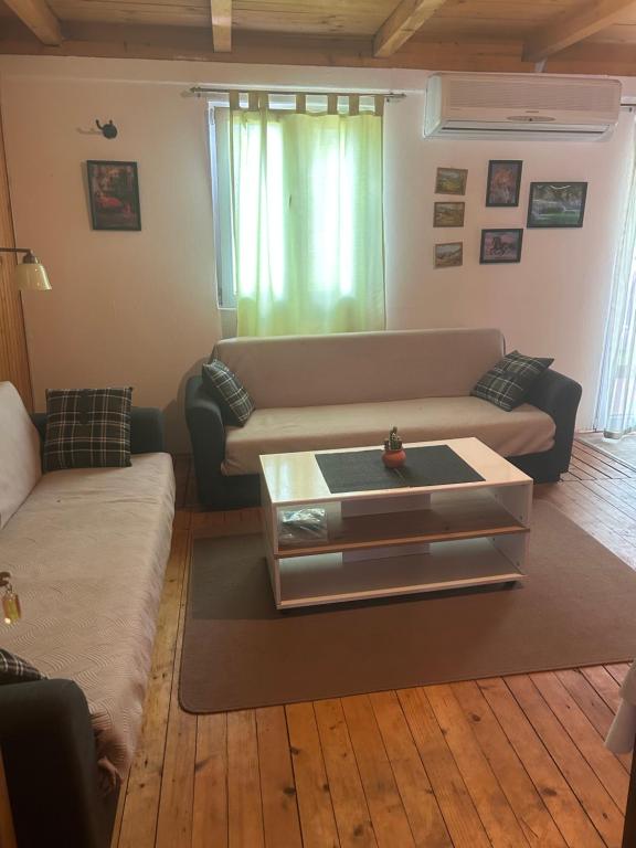 Velicanka hostel 2 - B&B Ulcinj