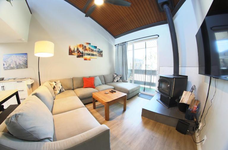 Mammoth Getaway - Chic Condo - Ferienwohnung Mammoth Lakes