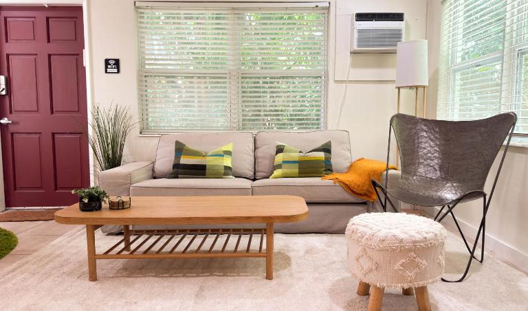 Cozy Garden Bungalow - Pets/Parking/Beach - B&B Fort Lauderdale