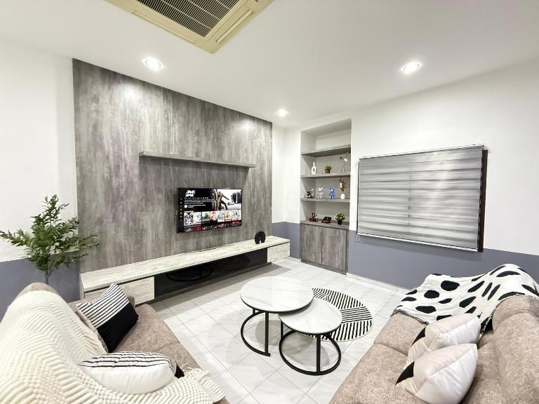 YOLO5 3BR 12PAX CentralTown Netflix - Bed and Breakfast Kuantan