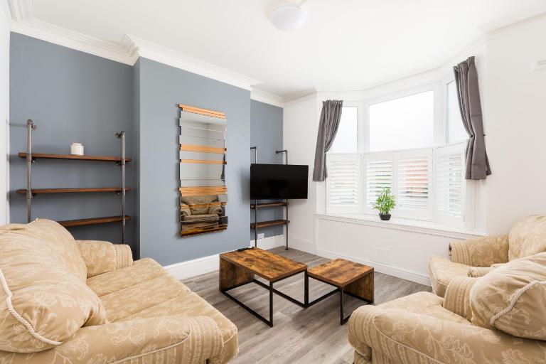 Leamington Spa Town House 4 Bed, 2 Bath - B&B Royal Leamington Spa