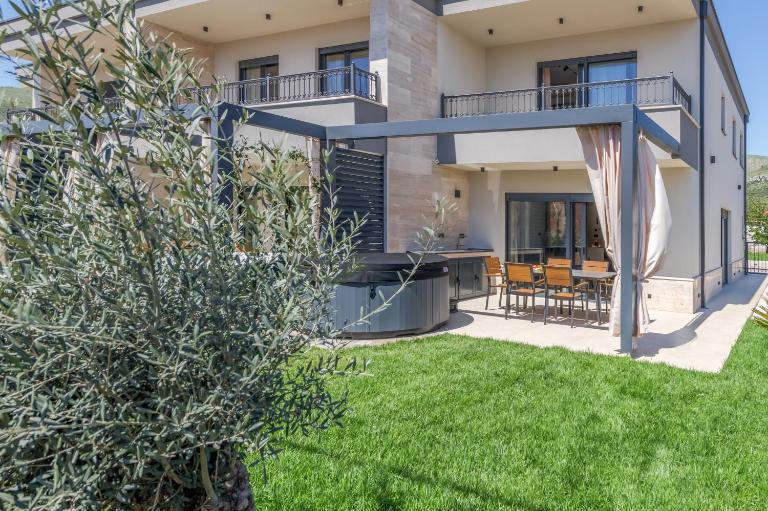 Villa Trixie - Green Garden Villas - B&B Trogir