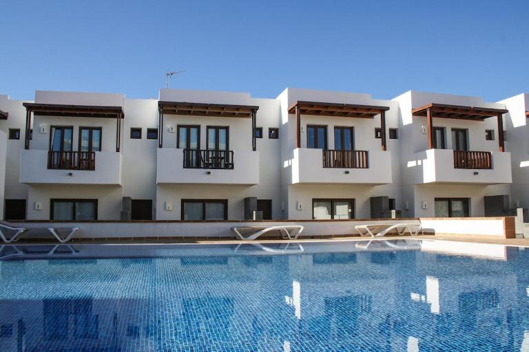 Serena Luxe Retreat in Puerto Calero - B&B Puerto Calero