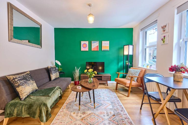 Modern 1BR Apartment - Close to ferry terminal with free parking - B&B Oban