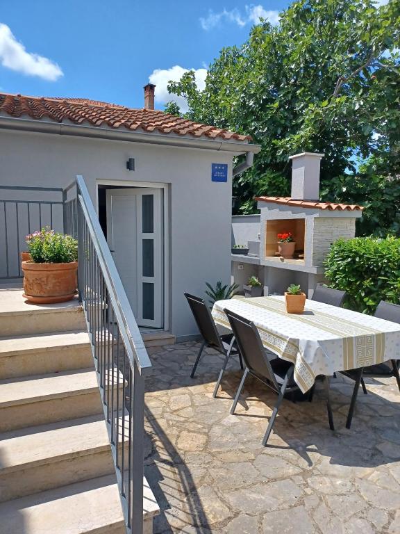 House Dorina - Ferienwohnung Pula