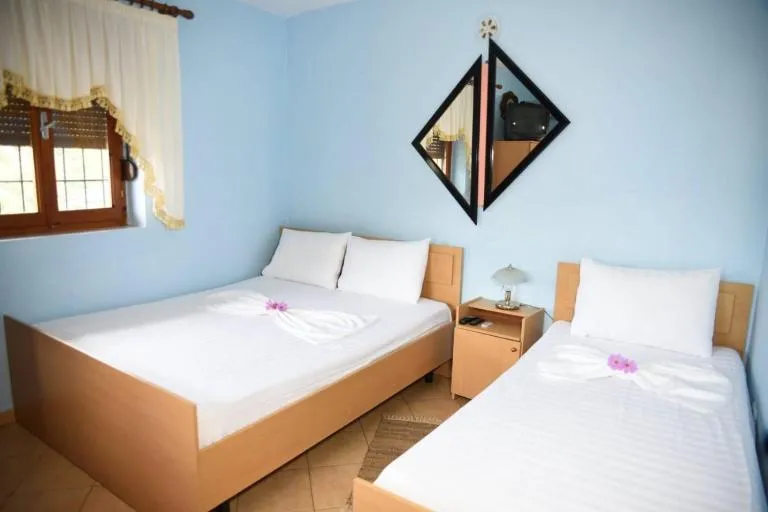 Taverna Hotel Iliri - Dardhe - Chambres d'hôtes Dardhë