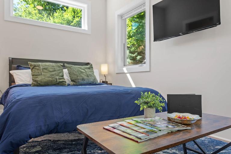 The Raleigh Nook - near Lenovo Center & Fairground - B&B Raleigh