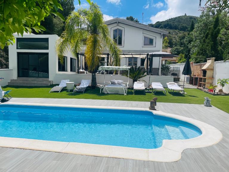 Villa Palmera - B&B Alhaurín de la Torre