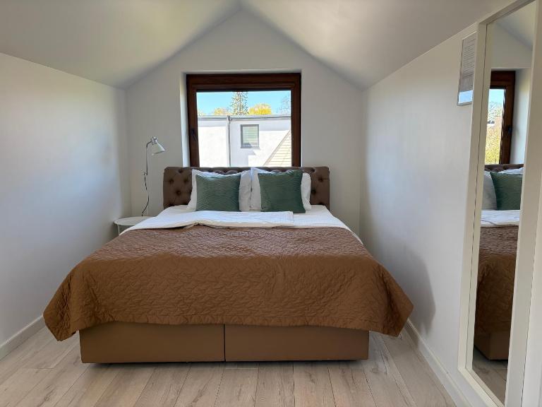 Scandi Style Studio with Private Bathroom , Walk to Everything No 32 - B&B Palanga