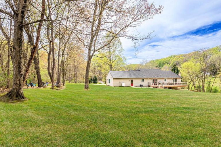 Enola Trail Getaway bikes rural - B&B Pequea