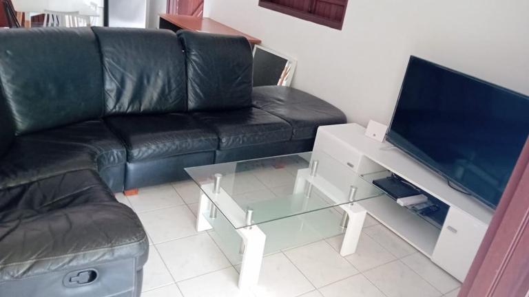 Spacieux bas de villa - B&B Les Abymes