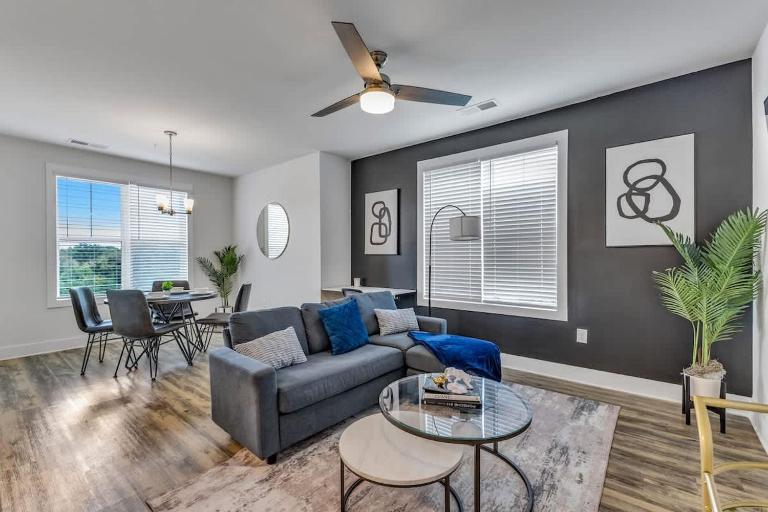 Luxurious King 2BR Suite Mins to Downtown Durham! - B&B Durham