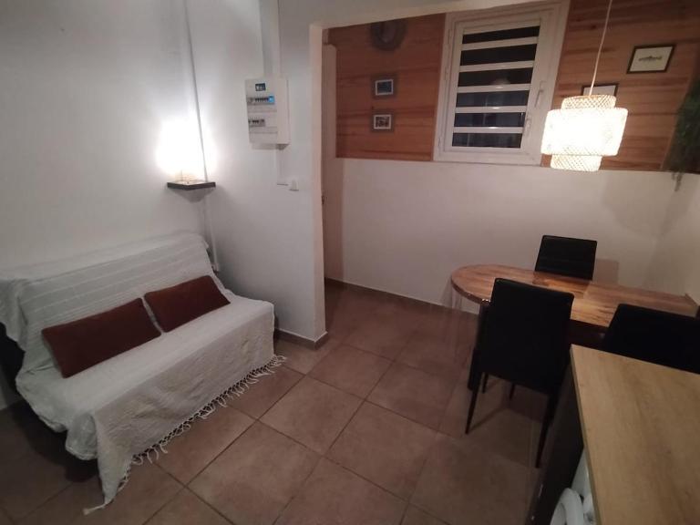 Vintage Appartement 1 Chambre - Ferienwohnung Fort-de-France